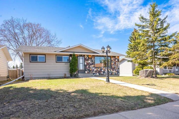 Property Photo:  4507 55 Avenue  AB T9X 1R2 