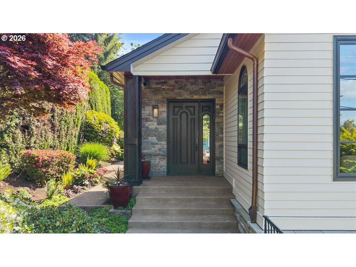 Property Photo:  5828 SW Cheltenham Dr  OR 97239 
