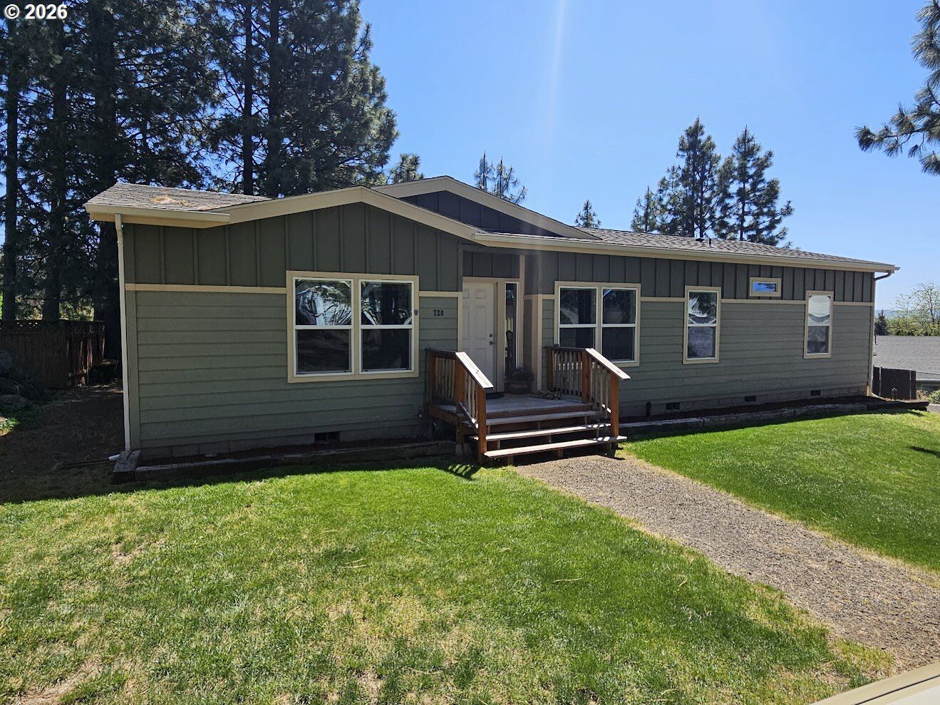 Property Photo:  720 Whitney Ct  WA 98620 