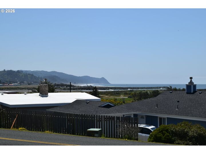 Property Photo:  94017 Doyle Point Rd  OR 97444 
