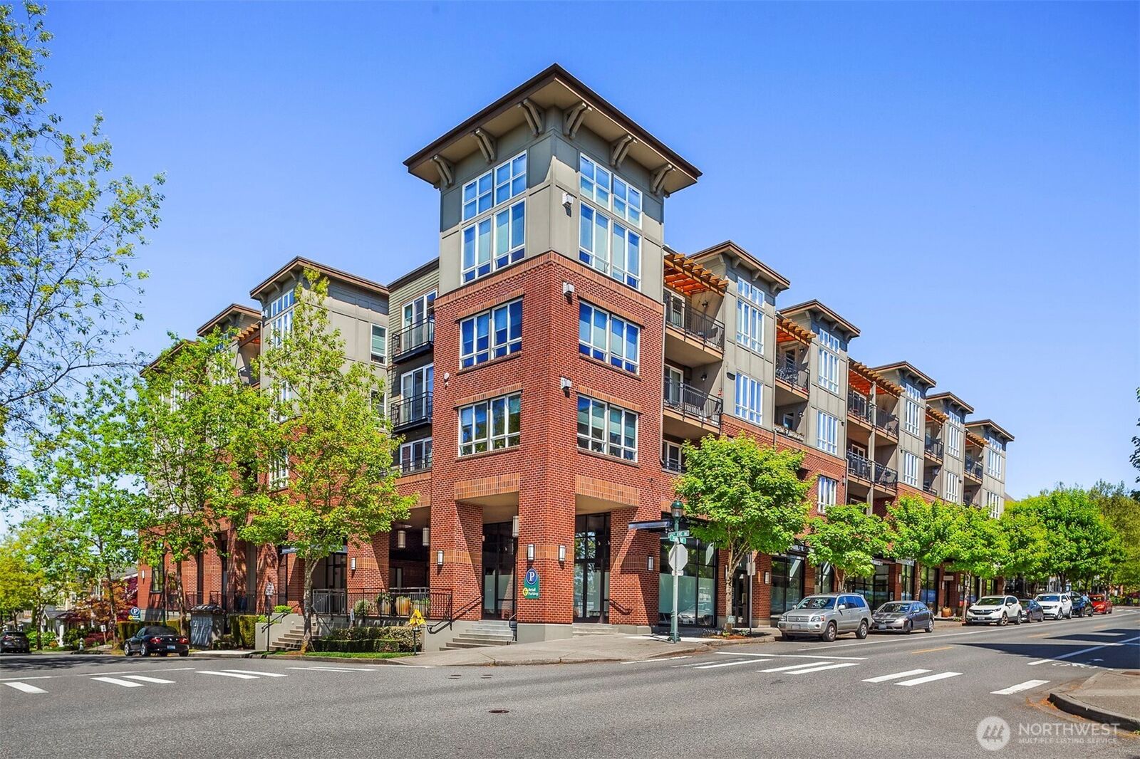 Property Photo:  1880  25th Avenue NE 209  WA 98029 