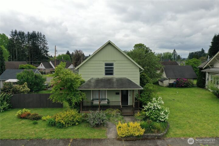 Property Photo:  612 W Cherry Street  WA 98531 