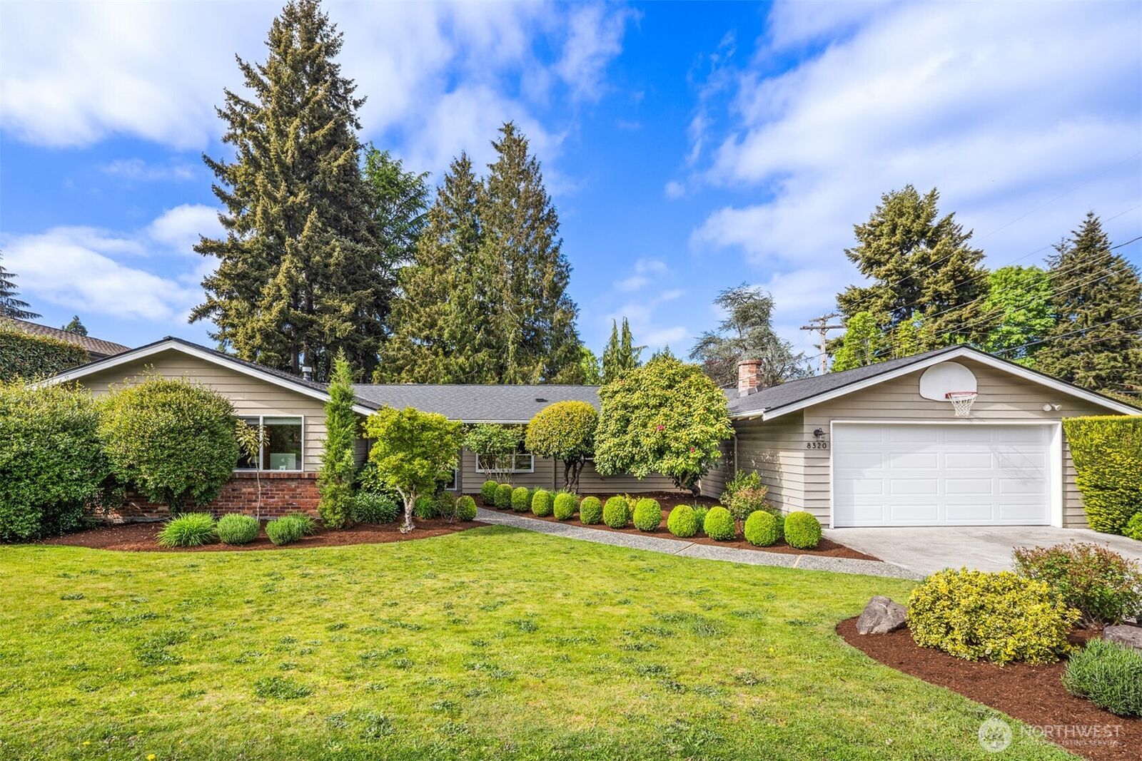 Property Photo:  8320 SE 62nd Street  WA 98040 