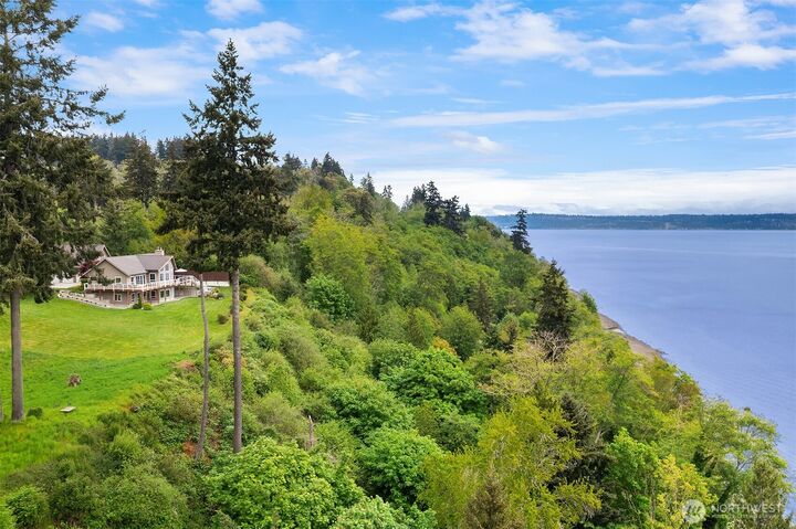 Property Photo:  16532  87th Avenue SW  WA 98070 