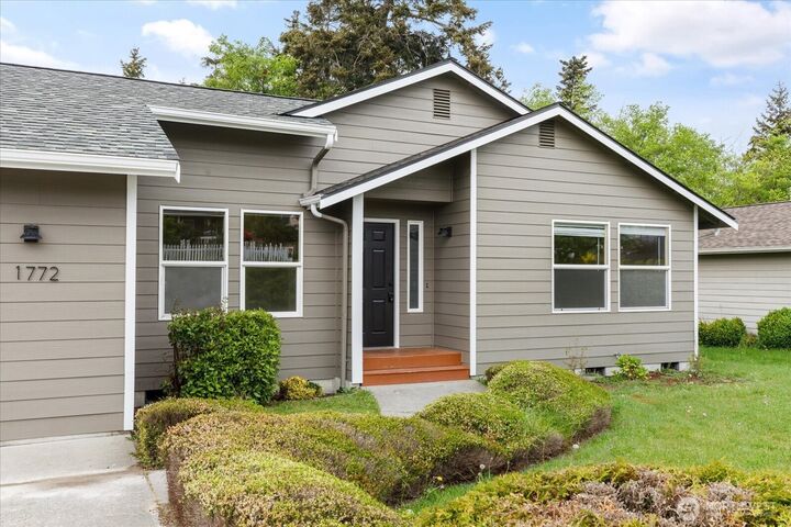 Property Photo:  1772 SW 16th Avenue  WA 98277 