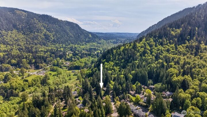 Property Photo:  37  X Crystal Creek Cir  WA 98027 