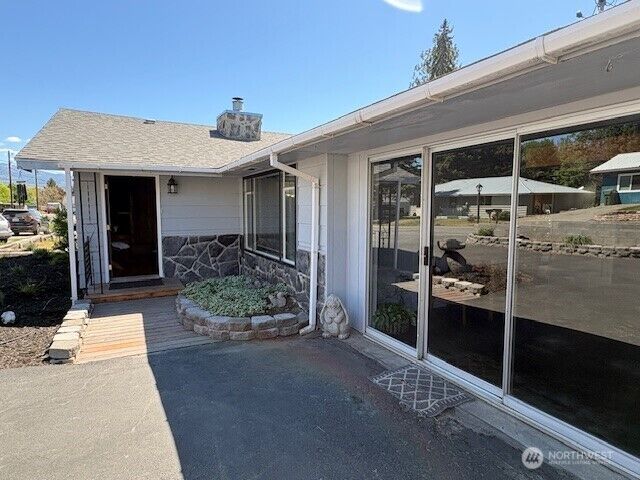 Property Photo:  23 W Hale Avenue  WA 98841 