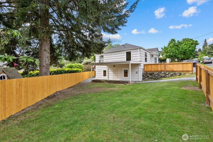 Property Photo:  4238  28th Place W  WA 98199 