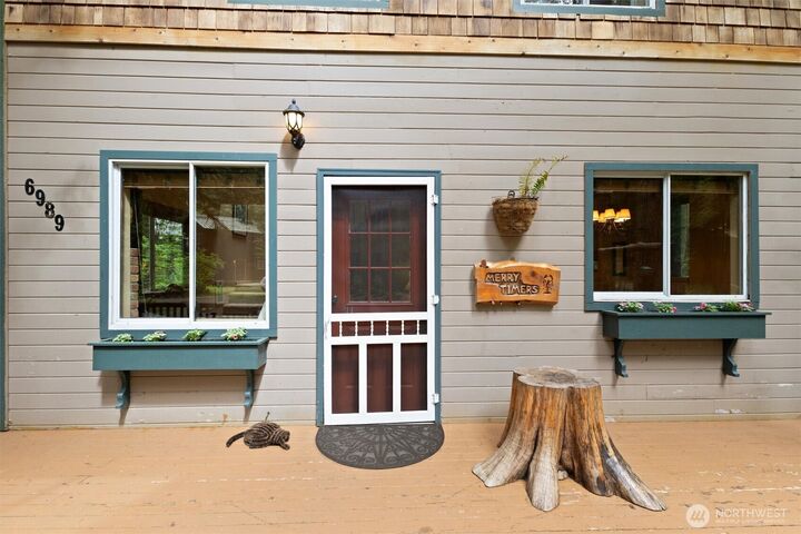Property Photo:  6989  Snoqualmie Place  WA 98244 