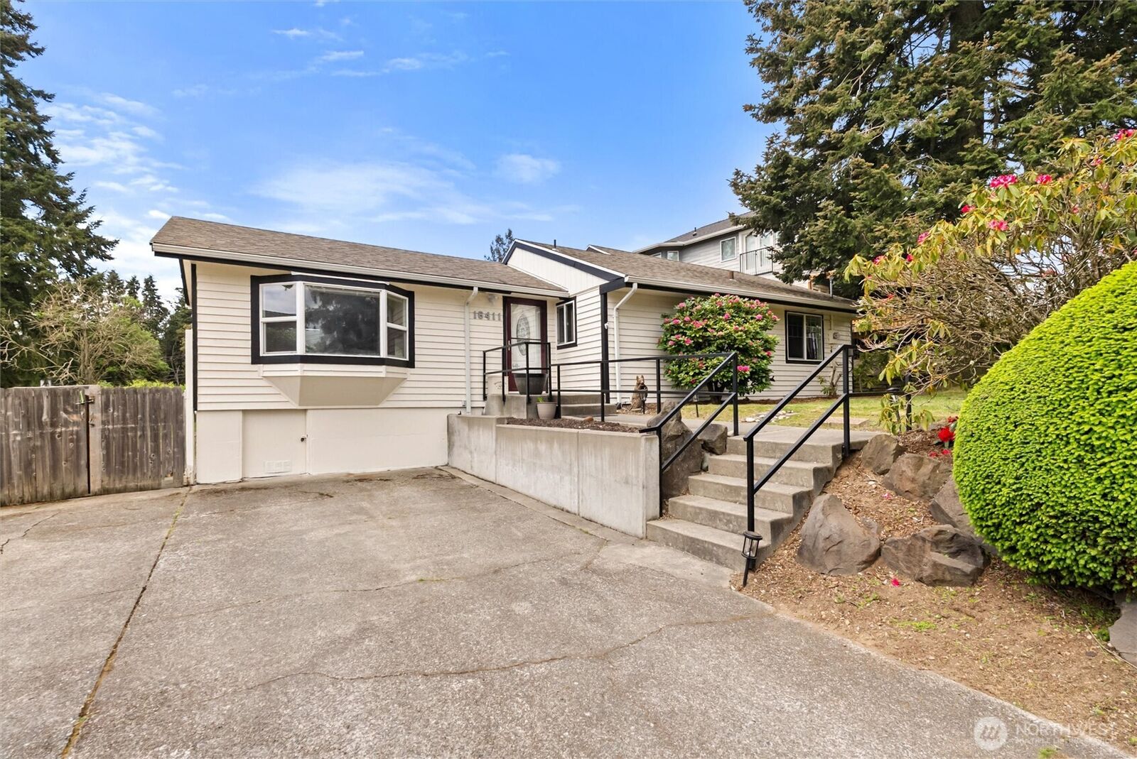 Property Photo: 16411 10th Avenue SW WA 98166