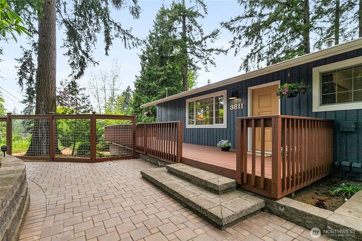 Property Photo:  3811  Lakeway Drive  WA 98229 