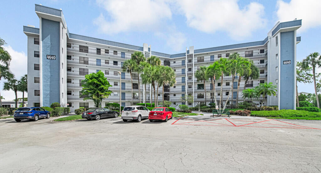 Property Photo:  4640 W Lucerne Lakes Blvd 206  FL 33467 