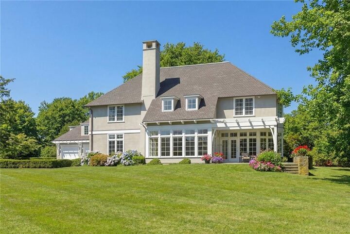 Property Photo:  9 Ocean Lawn Lane  RI 02840 