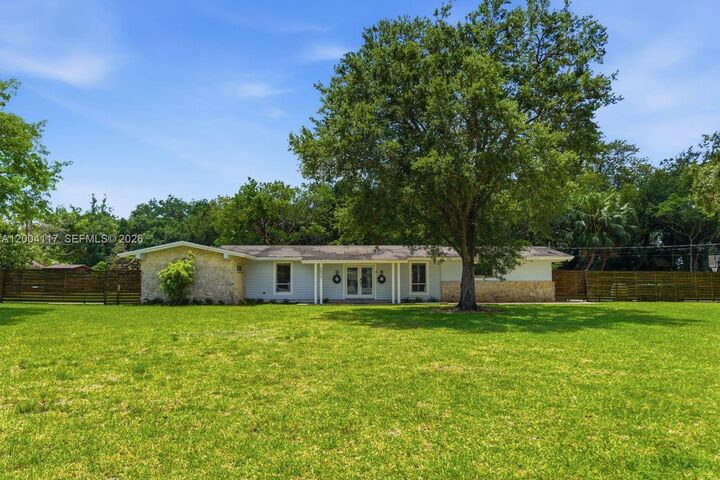 Property Photo:  9870 SW 96th St  FL 33176 