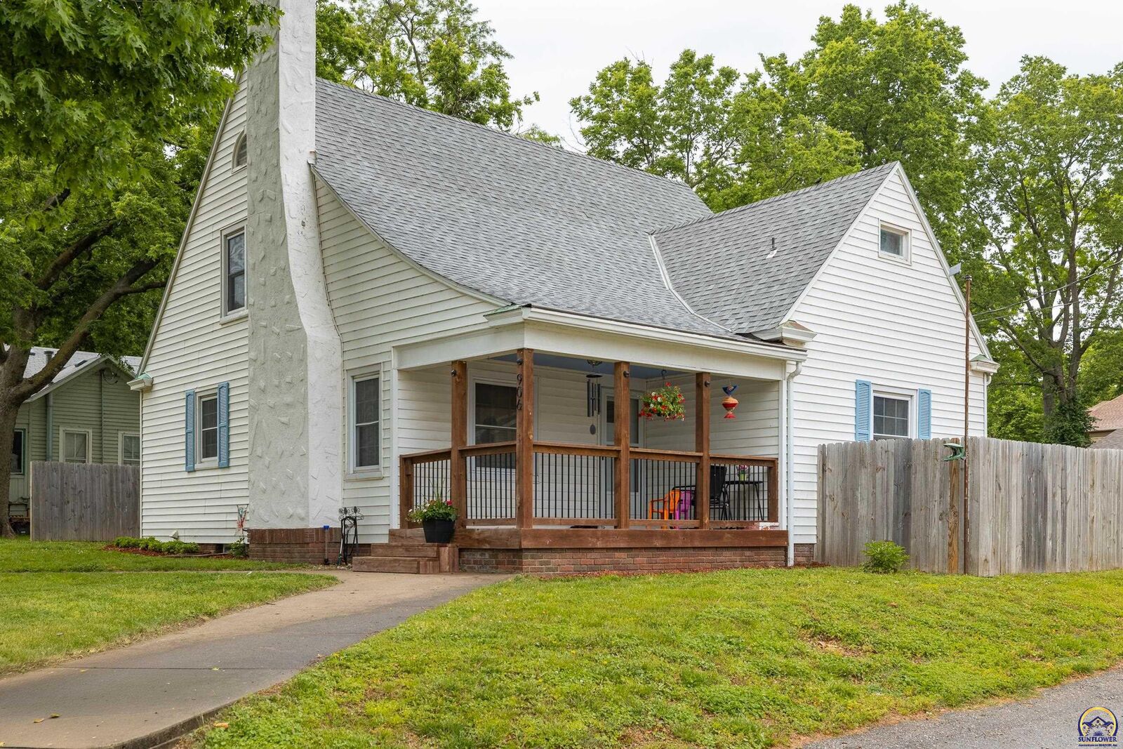 Property Photo:  906 W 6th St  KS 66547 