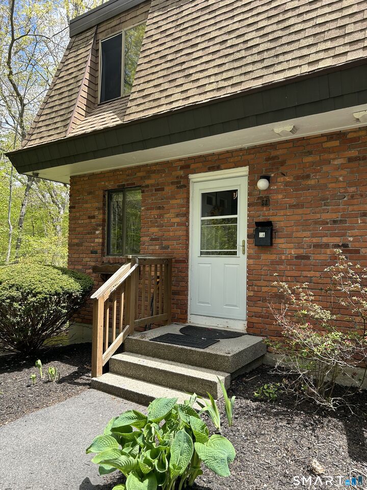 Property Photo:  11 King Arthur Drive 5A  CT 06357 