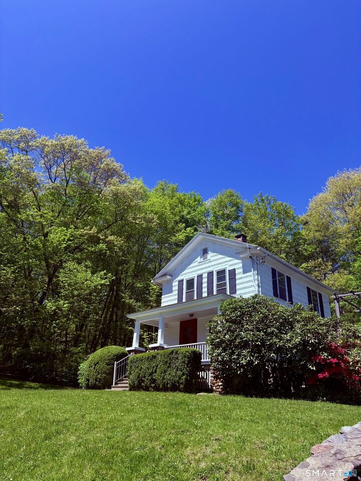 Property Photo:  161 School Street  CT 06444 