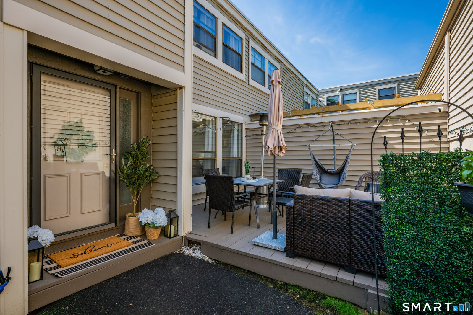 Property Photo:  33 Stevens Place 33  CT 06067 