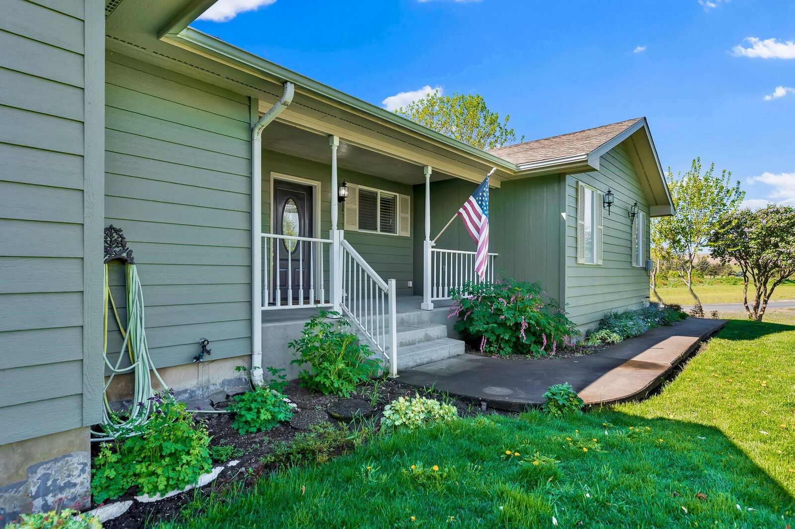 Property Photo:  601 Tomeo Ct  WA 99171 