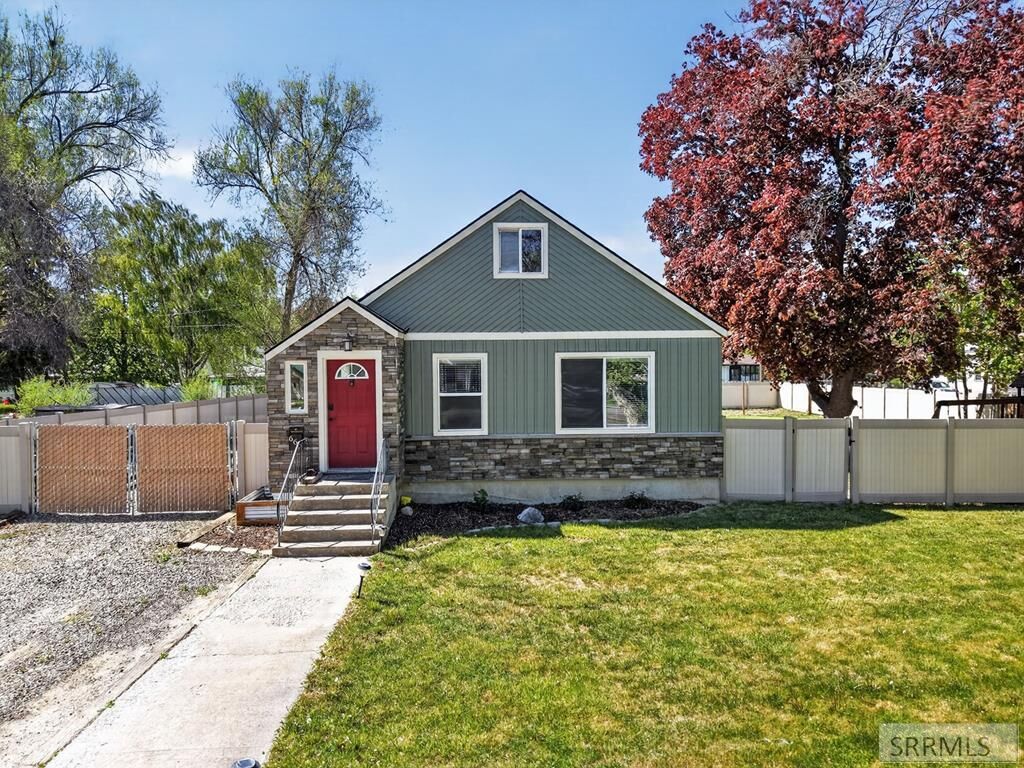 Property Photo:  669 University Avenue  ID 83221 