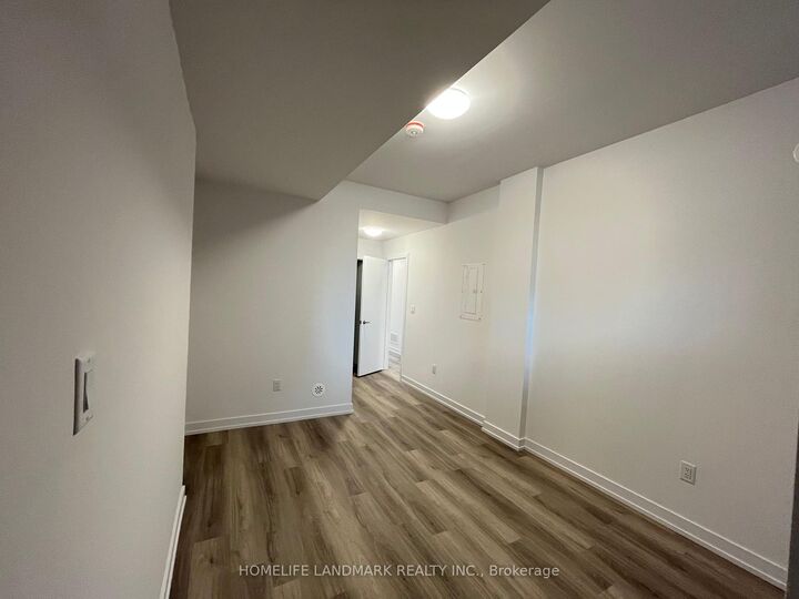 Property Photo: 3 Bancroft Lane 219 ON L4E 1M1