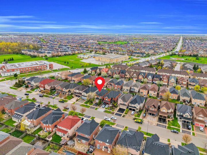 Property Photo: 3377 Destination Drive ON L5M 7W6
