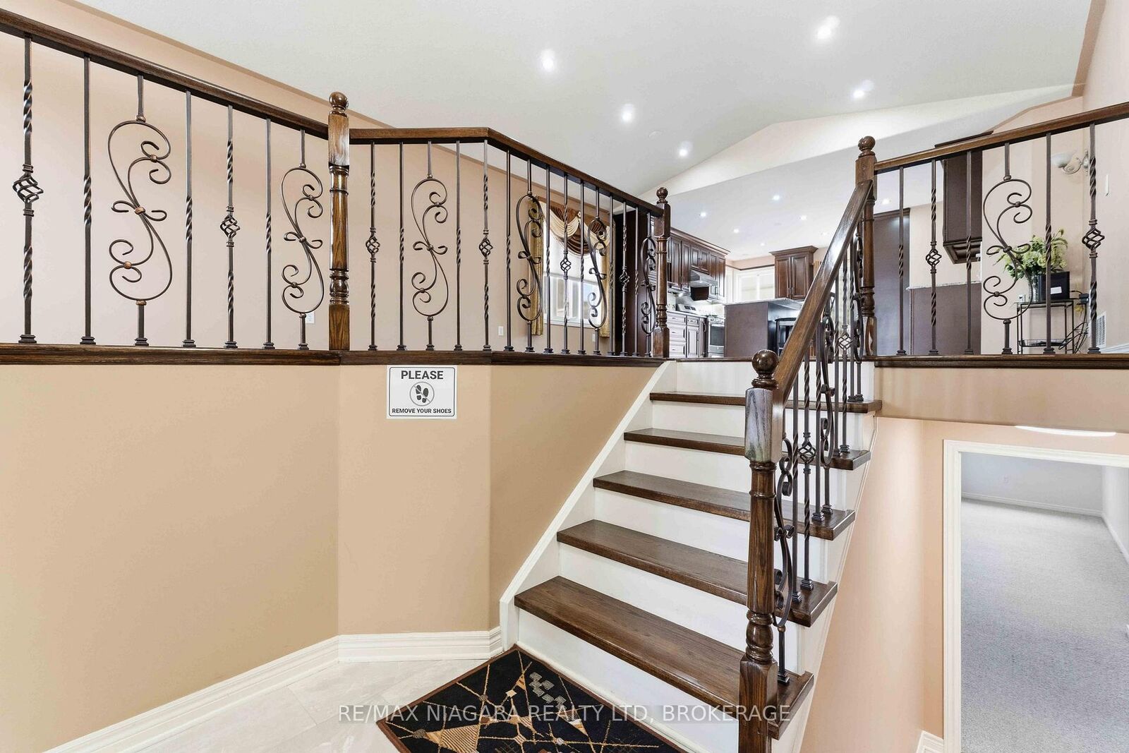 Property Photo: 8253 Costabile Drive ON L2H 3L2