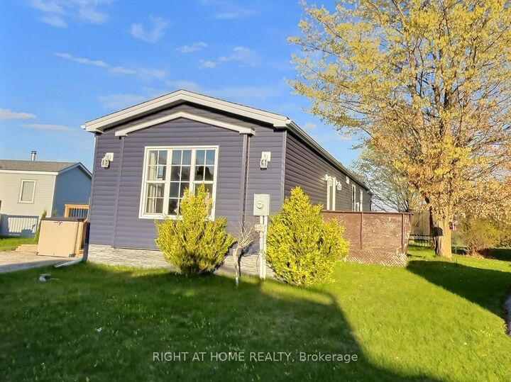 Property Photo:  37 Sunrise Circle  ON L3Z 3W9 