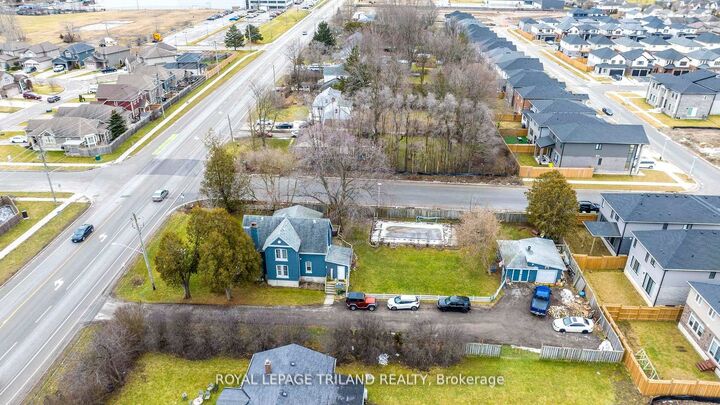 Property Photo: 3077 White Oak Road ON N6E 1L7