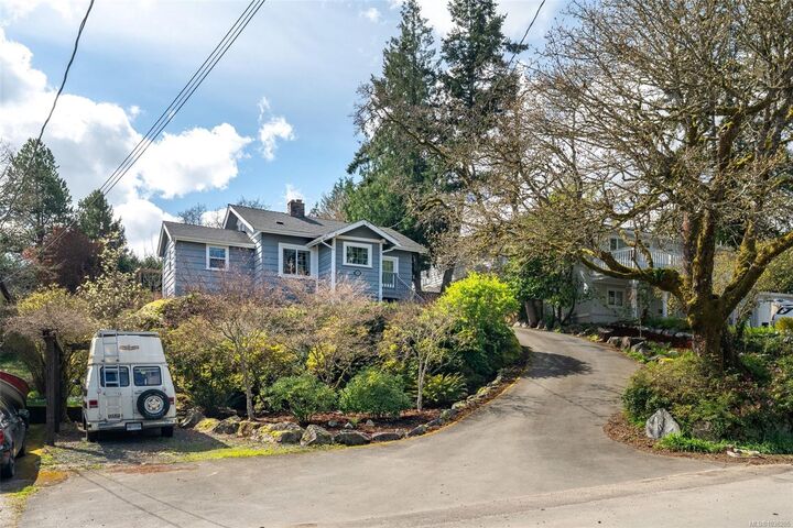 Property Photo:  981 Violet Ave  BC V8Z 2R7 