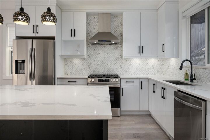 Property Photo:  151 Sunview Rd  BC V9T 0M6 