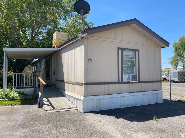 Property Photo: 1123 W 465 N UT 84057