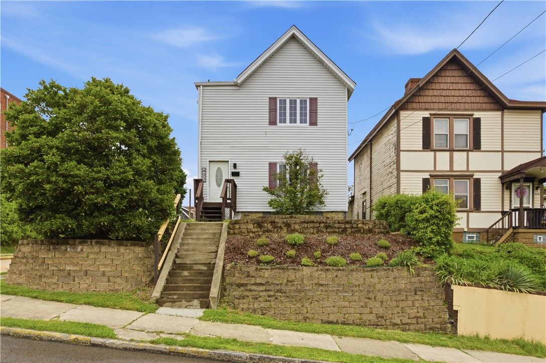 Property Photo:  432 Jefferson Ave  PA 15202 