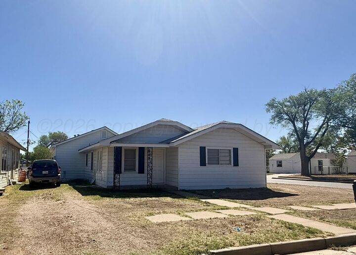 Property Photo:  2812 Line Avenue  TX 79106-6574 