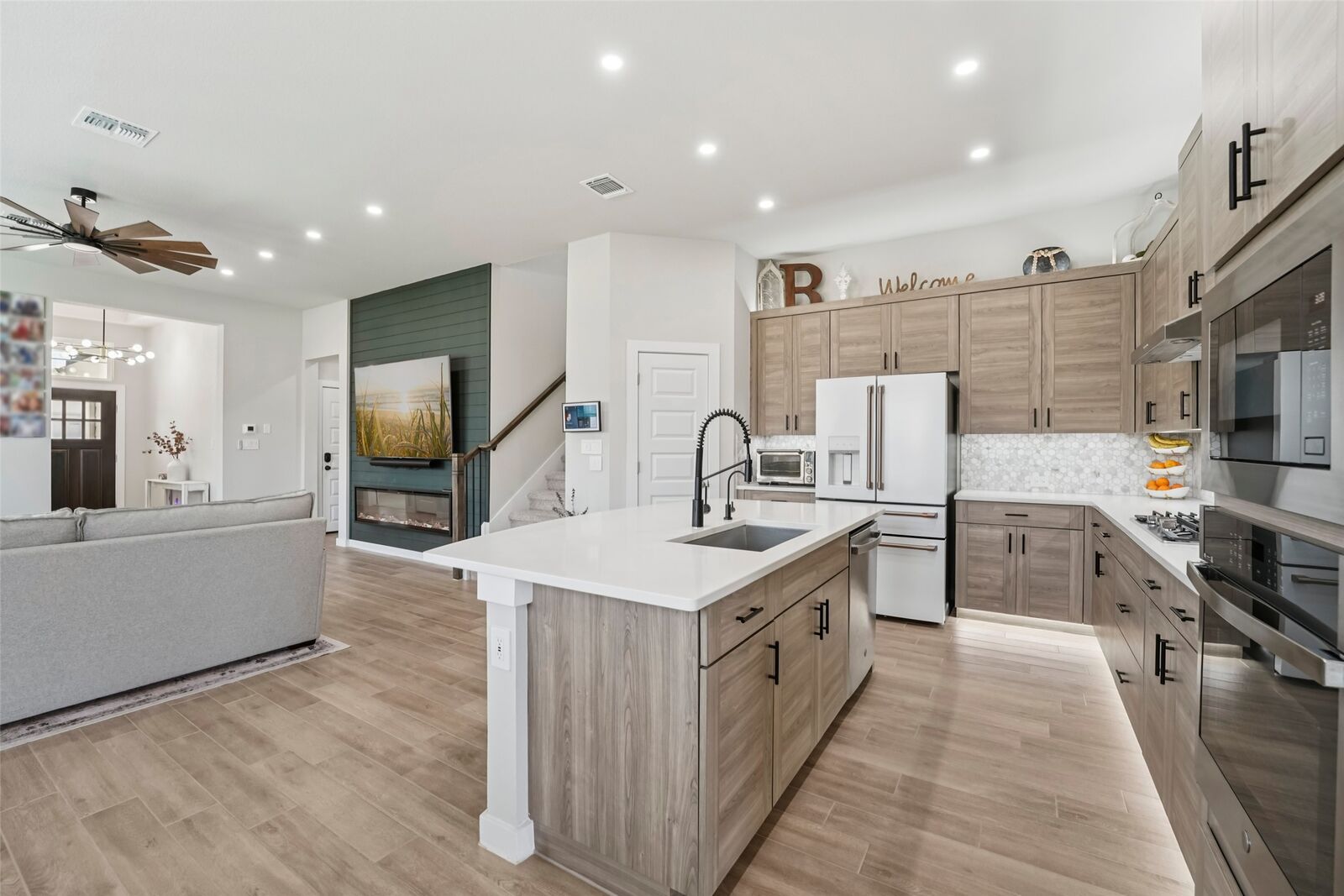 Property Photo:  1108 Sweetspire Street  TX 78641 
