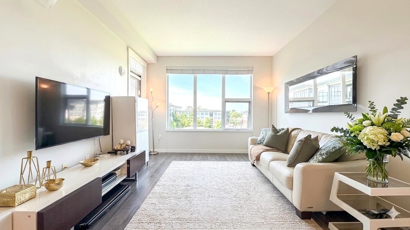 Property Photo:  9399 Alexandra Road 513  BC V6X 0L7 