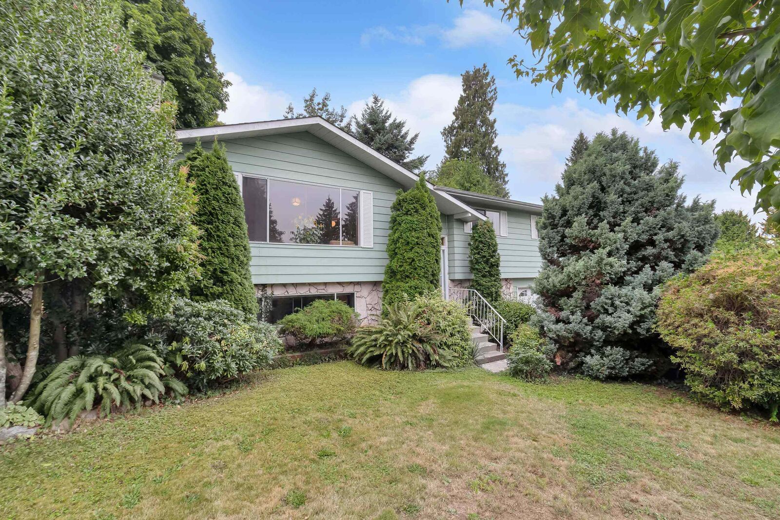 Property Photo:  11138 84B Avenue  BC V4C 3Y8 