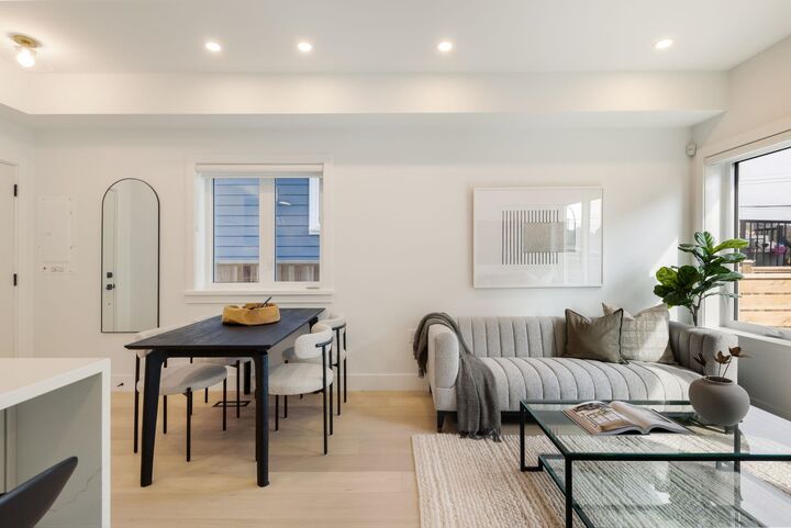 Property Photo:  550 Kaslo Street 1  BC V5K 3Z2 