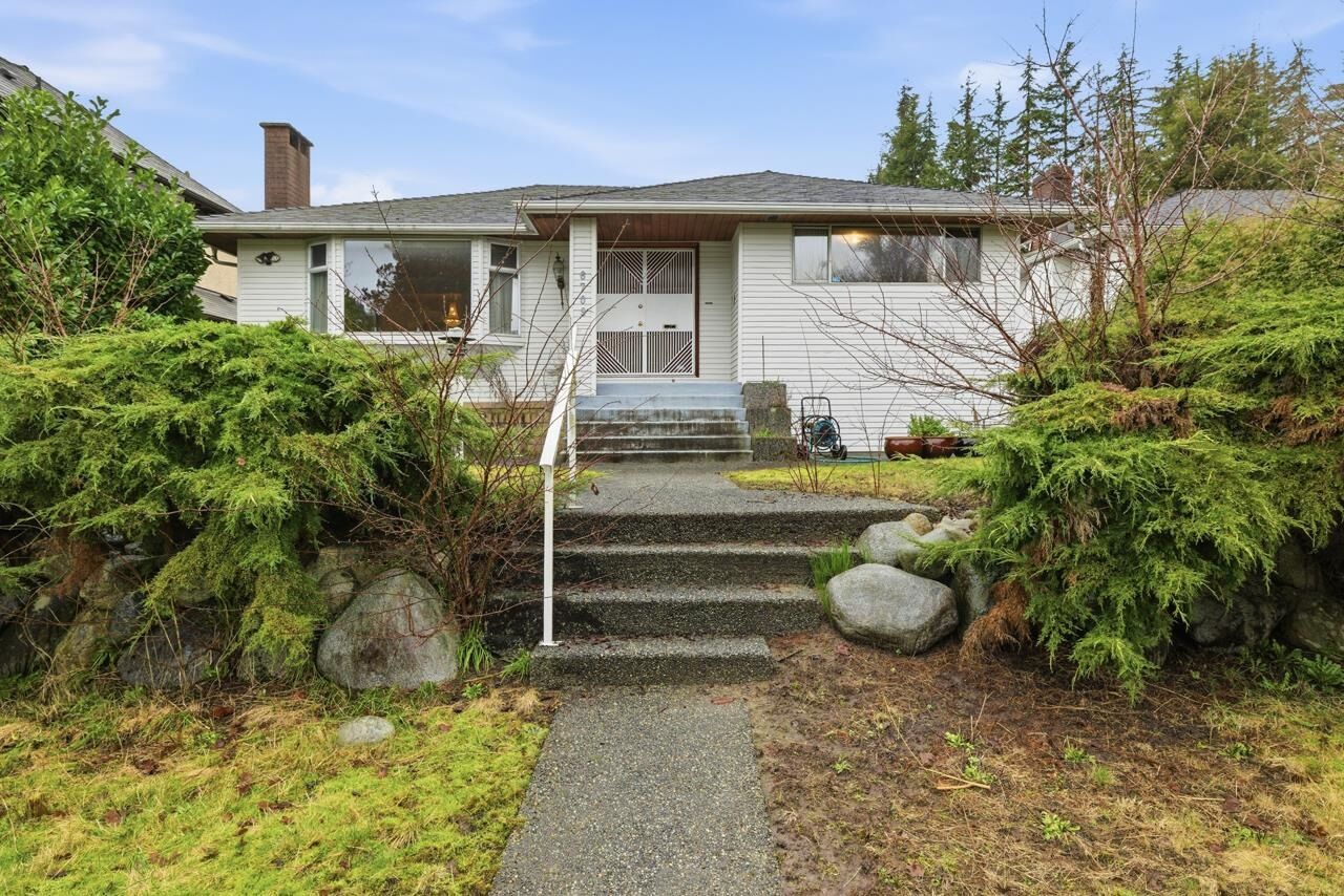 Property Photo:  6709 Ash Street  BC V6P 3K3 