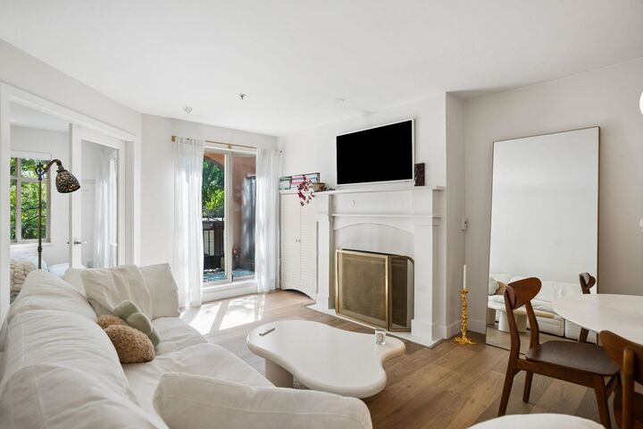 Property Photo:  3036 W 4th Avenue 15  BC V6K 1R4 