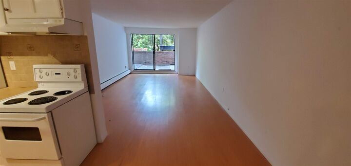 Property Photo:  588 E 5th Avenue 1fl  BC V5T 4H6 