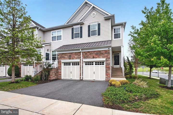 Property Photo:  4 Braeburn Drive  NJ 08558 