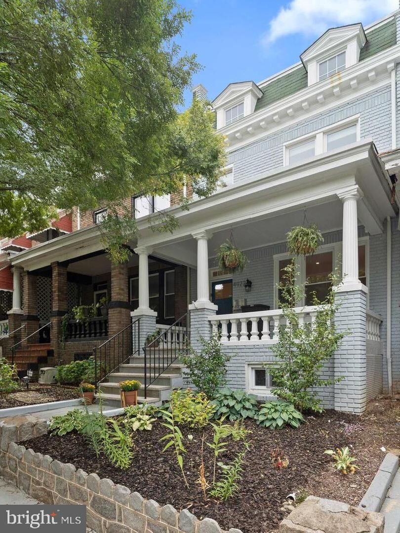 Property Photo:  4922 9th Street NW  DC 20011 