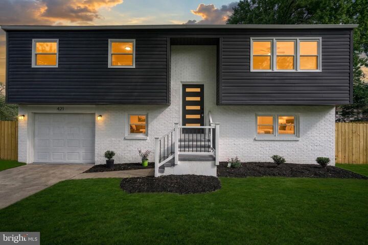 Property Photo: 421 Fairway Drive PA 17055