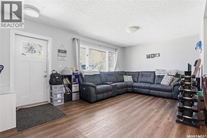 Property Photo:  1032 9th Street E  SK S7H 0N2 