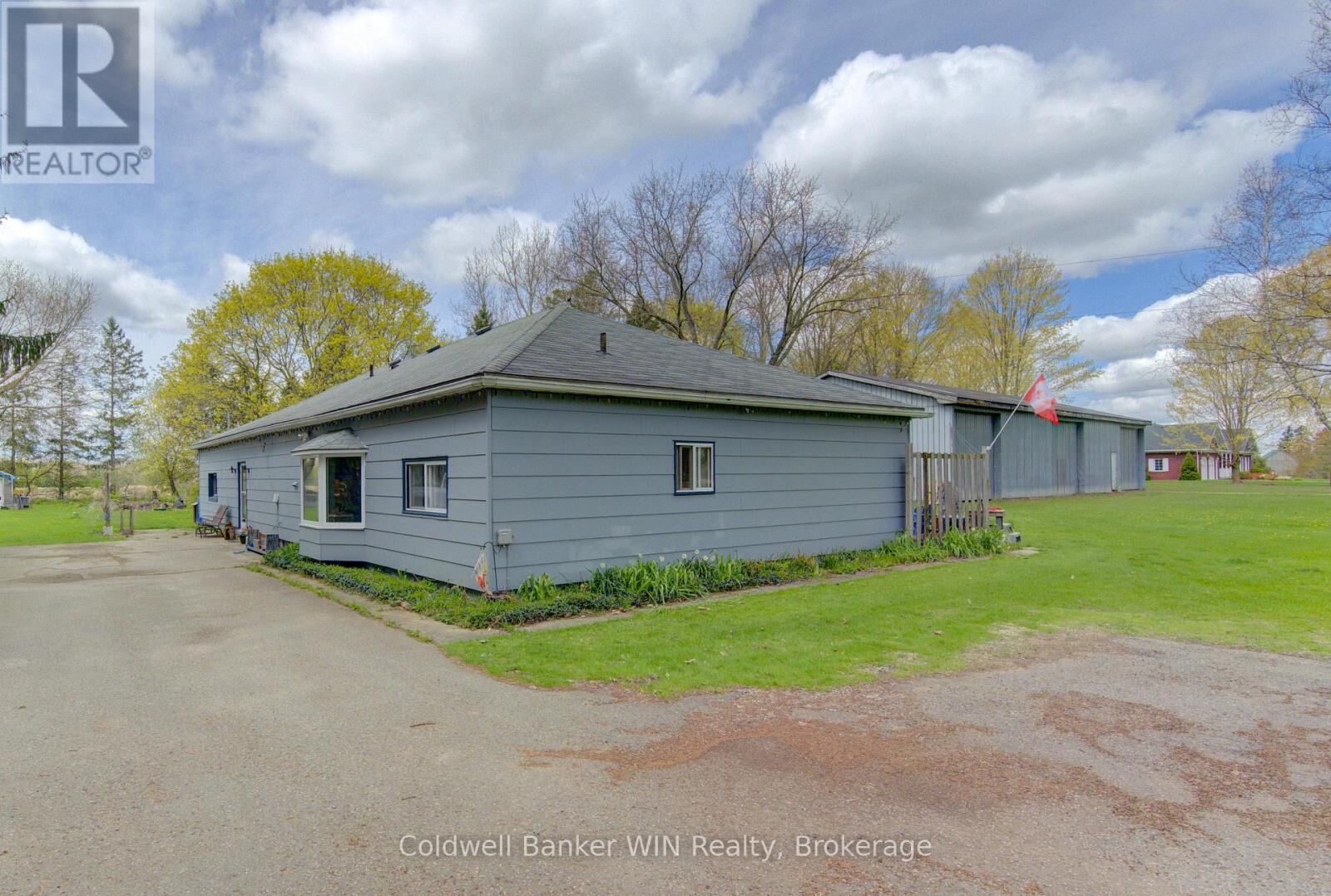 Property Photo:  186 McFarlin Drive  ON N0G 2L0 