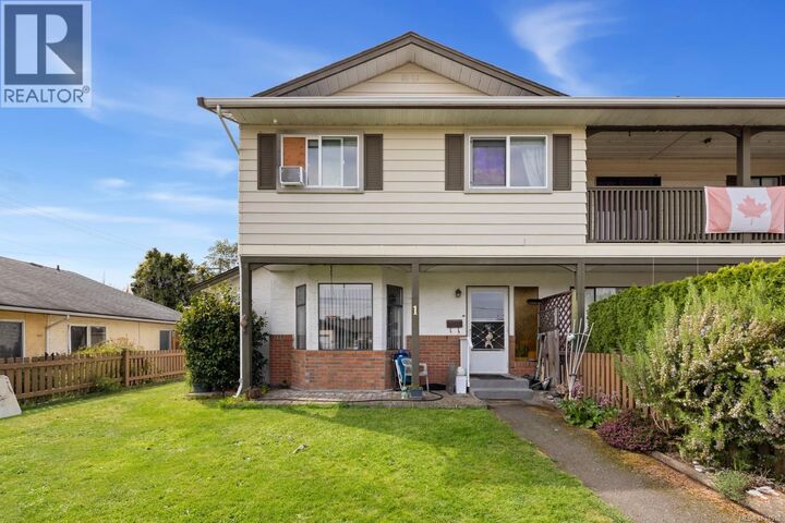 Property Photo: 491 Lakes Road 1 BC V9L 3E9