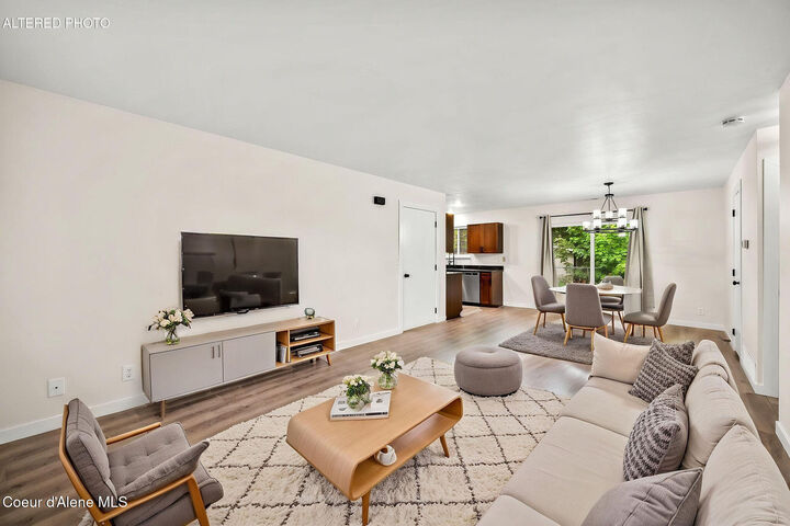 Property Photo:  1713 Main St A&Ampb  ID 83864 