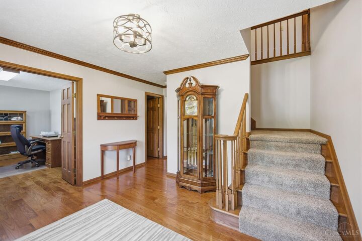 Property Photo: 7220 Rolling Meadows Drive OH 45069