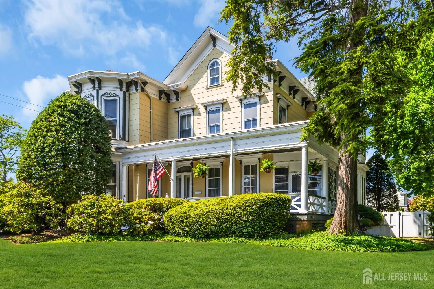 Property Photo:  128 Green Street  NJ 07095 